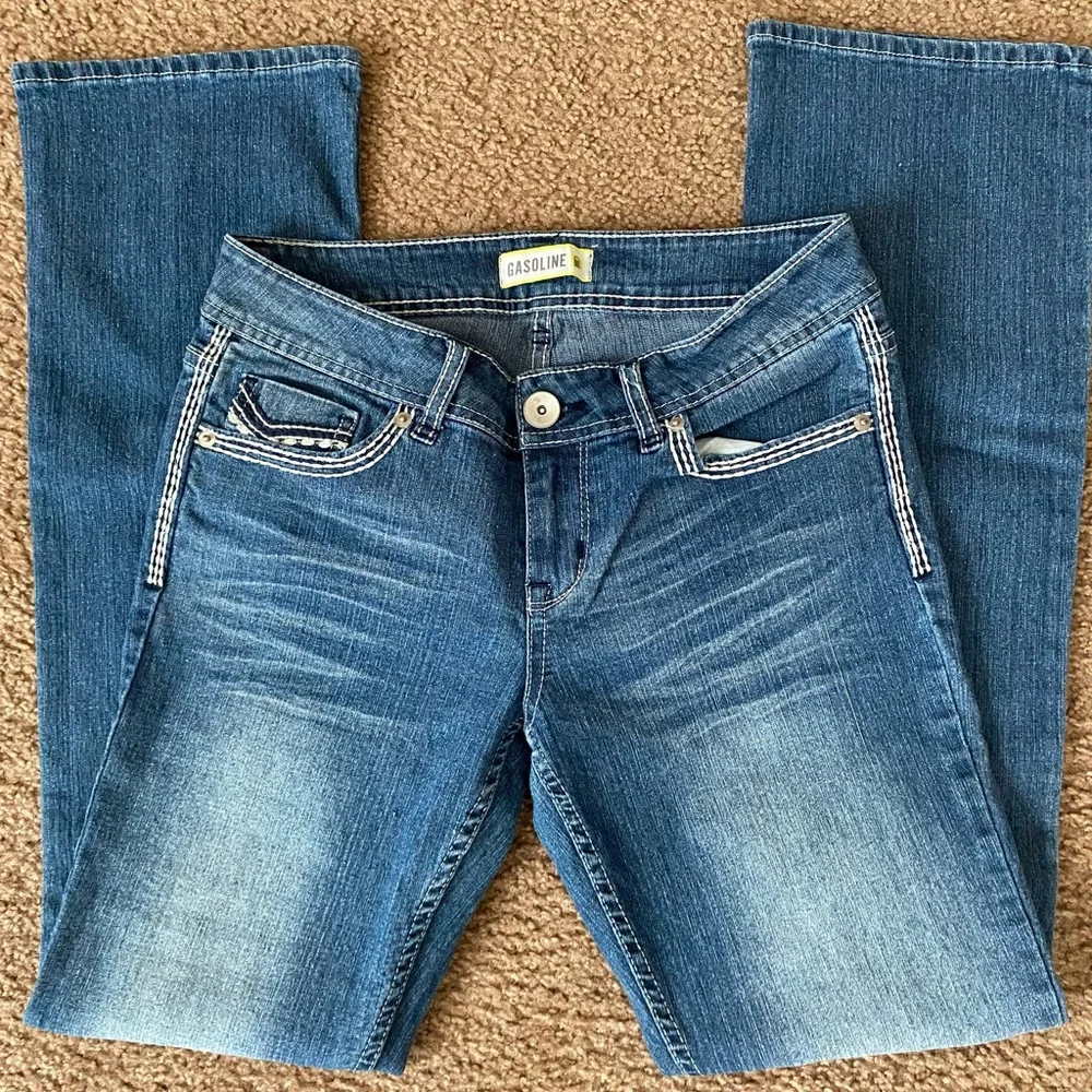 Gasoline Brand boot cut blue jeans, stretch material, Sz. 7. Like New. - Picture 3 of 8